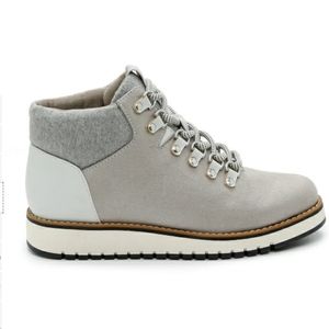 NWOB CLIFTON FROM WHITE MOUNTAIN BOOTIE